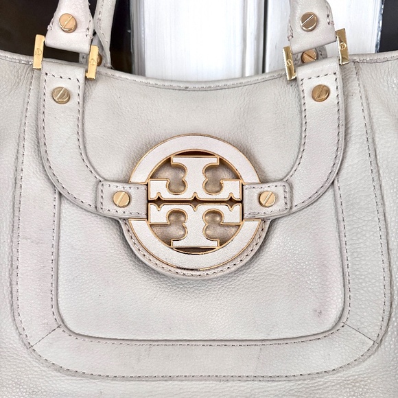 Tory Burch Amanda Shoulder Bag Ivory Cream Pebbled Leather 12โ/16โ - Picture 2 of 15